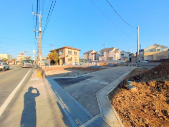 �O�ʓ��H�܂ތ��n�ʐ^�@-