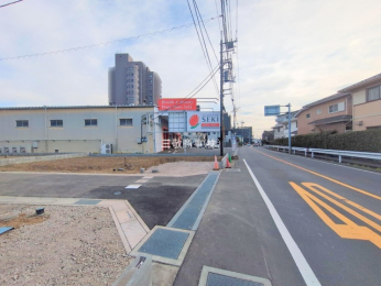 �O�ʓ��H�܂ތ��n�ʐ^�@-