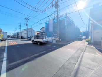 �O�ʓ��H�܂ތ��n�ʐ^�@-