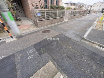 �O�ʓ��H�܂ތ��n�ʐ^�@-