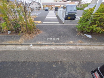 �O�ʓ��H�܂ތ��n�ʐ^�@-