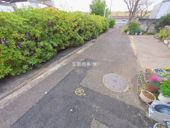 �O�ʓ��H�܂ތ��n�ʐ^�@-