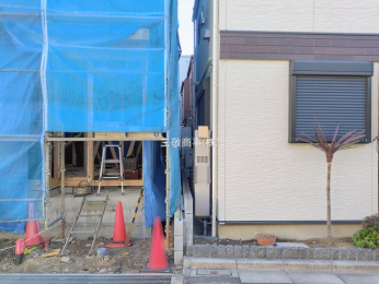 �O�ʓ��H�܂ތ��n�ʐ^�@-