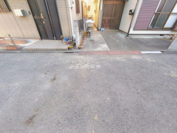 �O�ʓ��H�܂ތ��n�ʐ^�@-