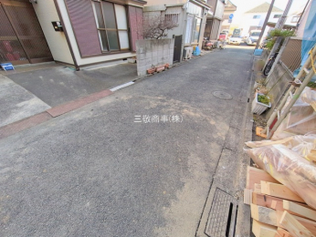 �O�ʓ��H�܂ތ��n�ʐ^�@-