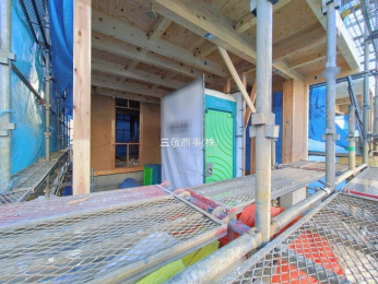 �O�ʓ��H�܂ތ��n�ʐ^�@-