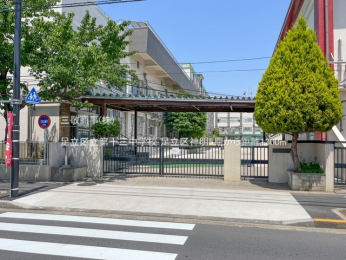 ���ӊ��@�����旧��\�O���w�Z1300m