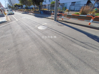 �O�ʓ��H�܂ތ��n�ʐ^�@-