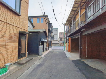 �O�ʓ��H�܂ތ��n�ʐ^�@-