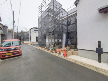 �O�ʓ��H�܂ތ��n�ʐ^�@-