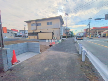 �O�ʓ��H�܂ތ��n�ʐ^�@-