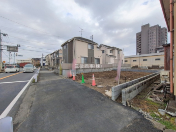 �O�ʓ��H�܂ތ��n�ʐ^�@-