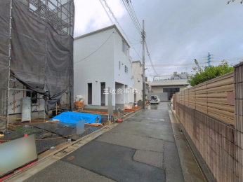 �O�ʓ��H�܂ތ��n�ʐ^�@-