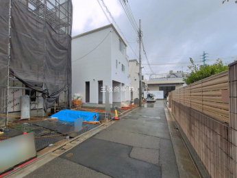 �O�ʓ��H�܂ތ��n�ʐ^�@-