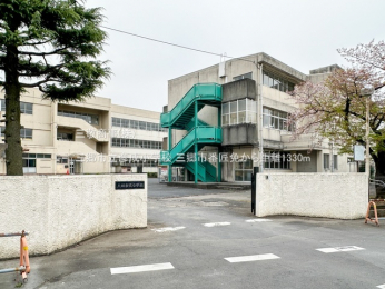 ���ӊ��@�O���s���F�����w�Z1330m